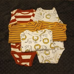 🦁Bundle of Longsleeve Carter's 24 M Bodysuits